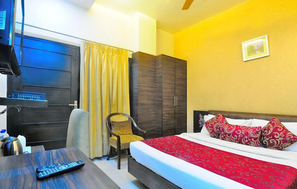 Hotel Central Park 17 Chandīgarh 3*,